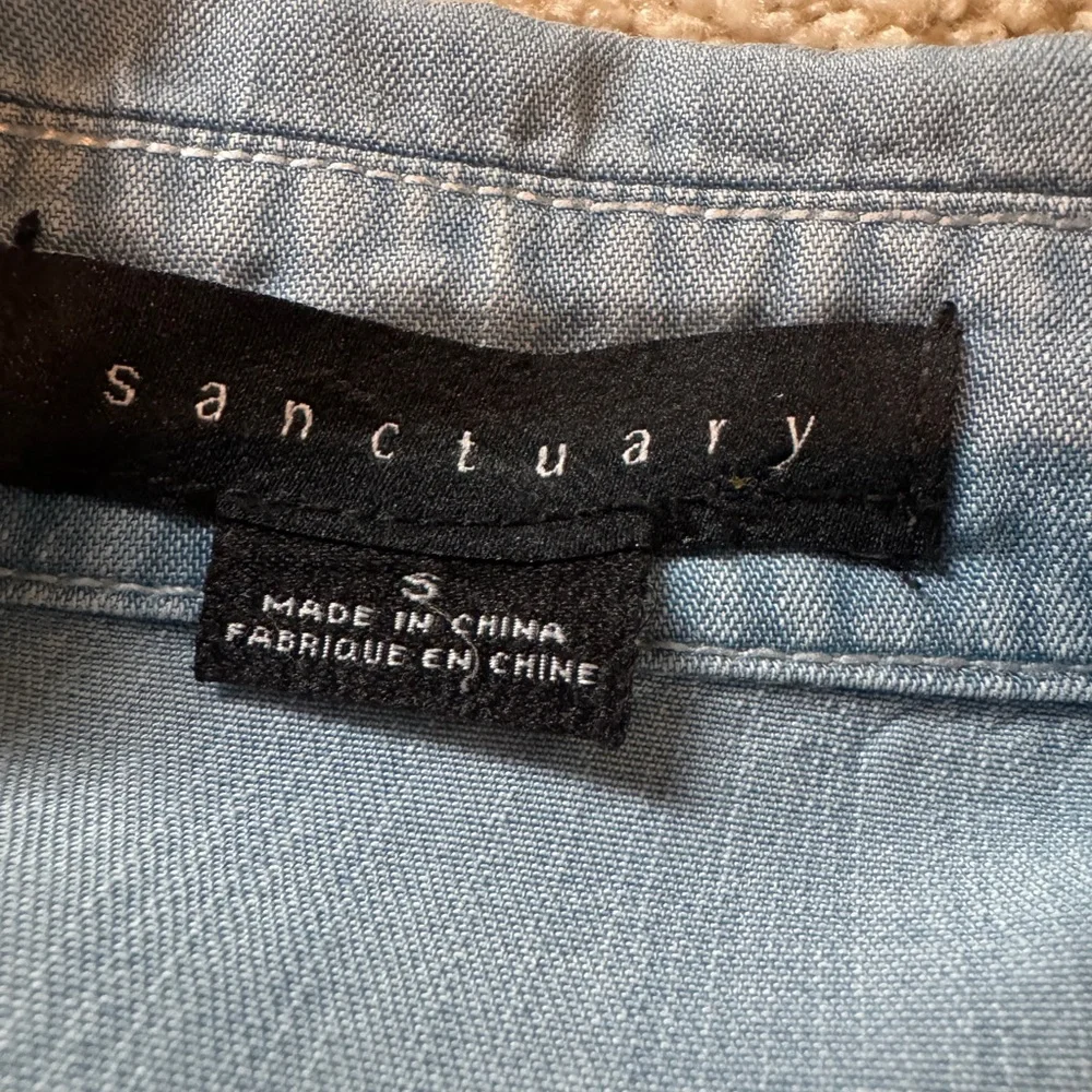 Sanctuary Small denim button down blouse blue - Picture 9 of 9